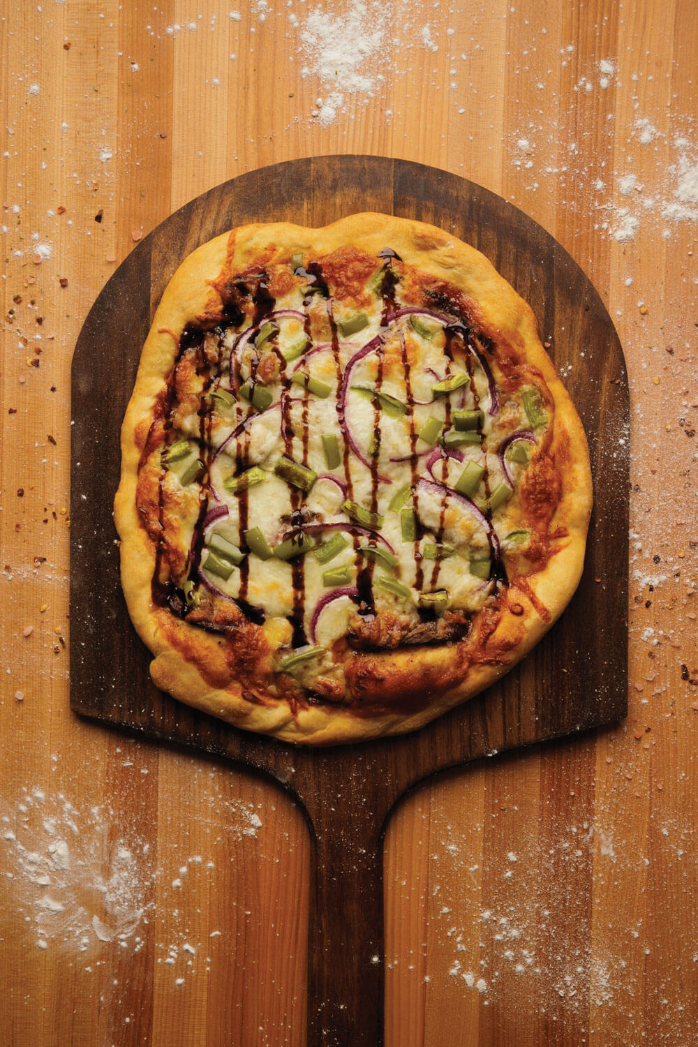 finished bbq steak and onion pizza.