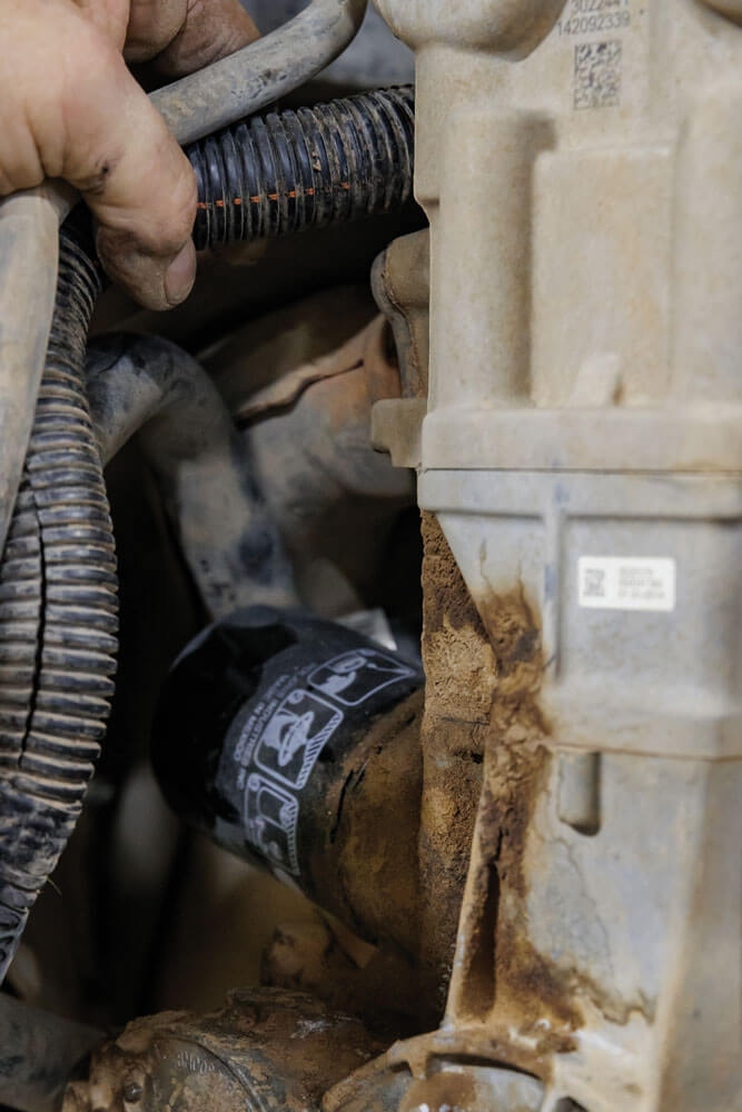Leaks around oil filter